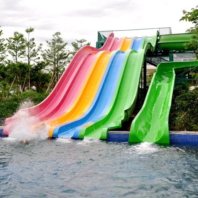 Desain Berwarna-warni Slide Air Ganda Taman Air Slide Air Cocok untuk Berbagai Usia