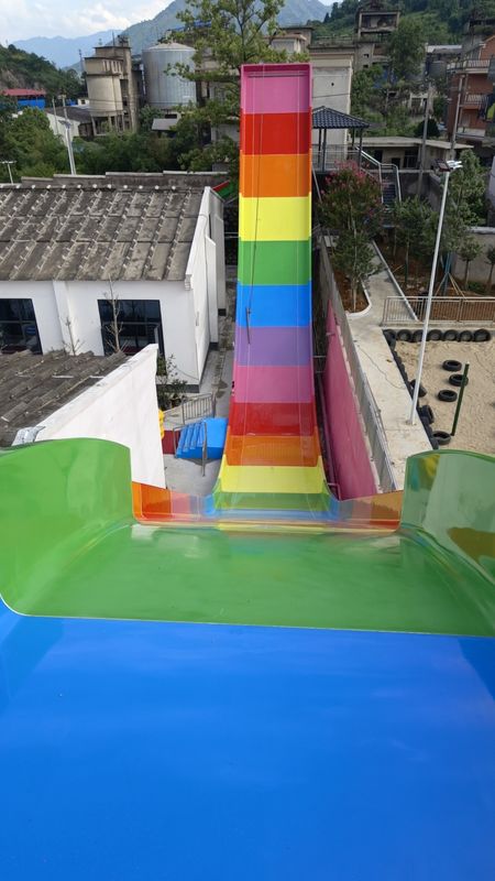 5-60 Tahun Tua U Bentuk Water Slide Besar Mutilcolor Boomerang Water Slide