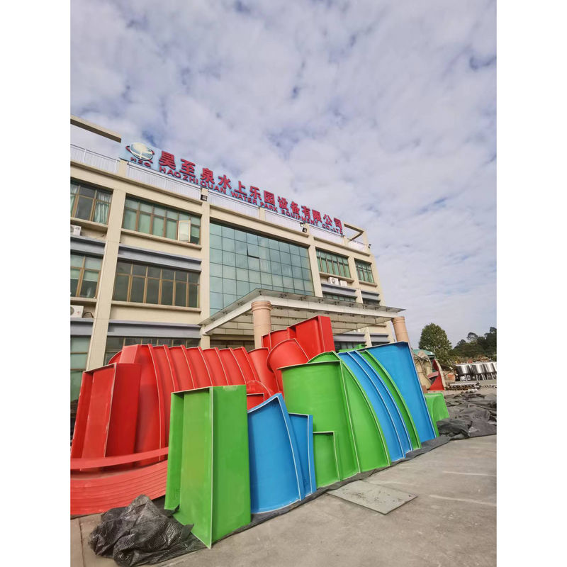 Berwarna-warni Aqua Loop Water Slide Menarik Bersepeda Dengan Kabin Adrenalin Tobogan