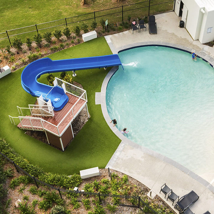 Homeuse Easy Assembly Water Curve Slide Untuk kolam renang Berwarna Serat Kaca